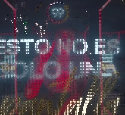 Acercamiento a una pantalla LED con el logo de 99 Degrees y el texto «Esto no es solo una pantalla»